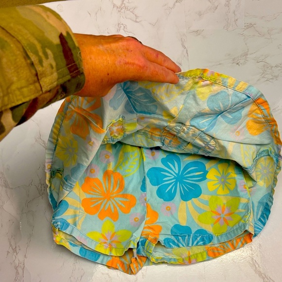 L.L. Bean 2T Floral Skort in excellent used cndtn. 15% off w 2+ bundle, OfrsWlcm - Picture 5 of 7